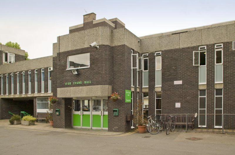 Ifor Evans Hall, Camden Londen Buitenkant foto