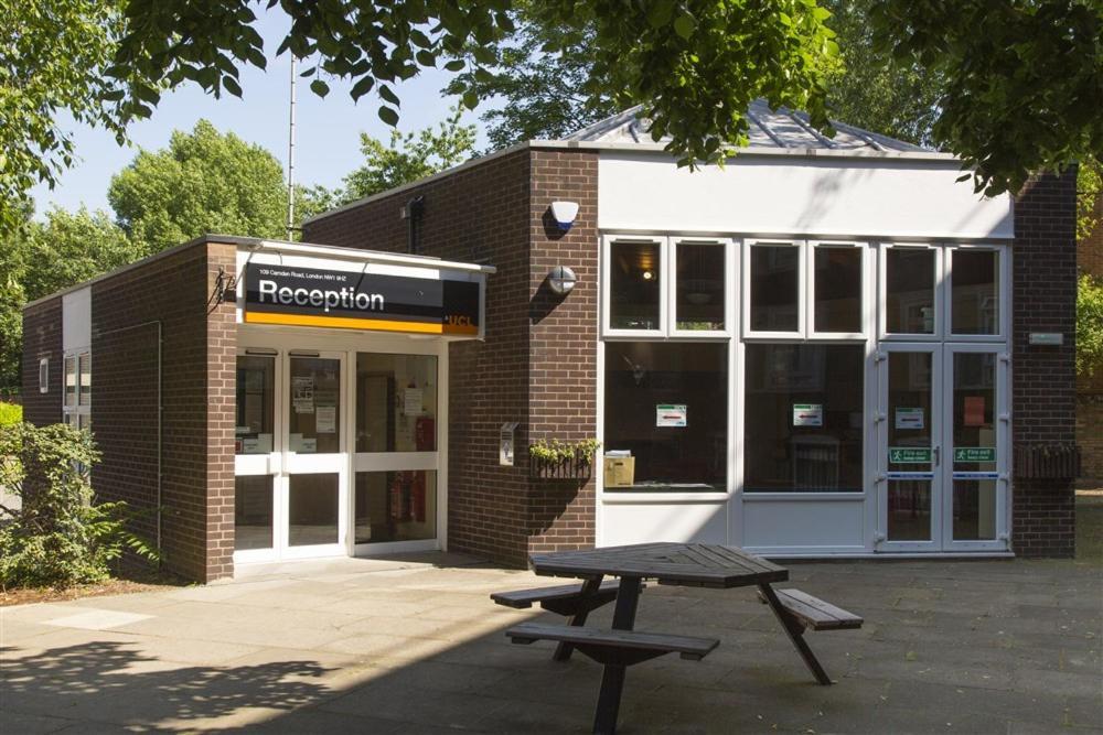 Ifor Evans Hall, Camden Londen Buitenkant foto